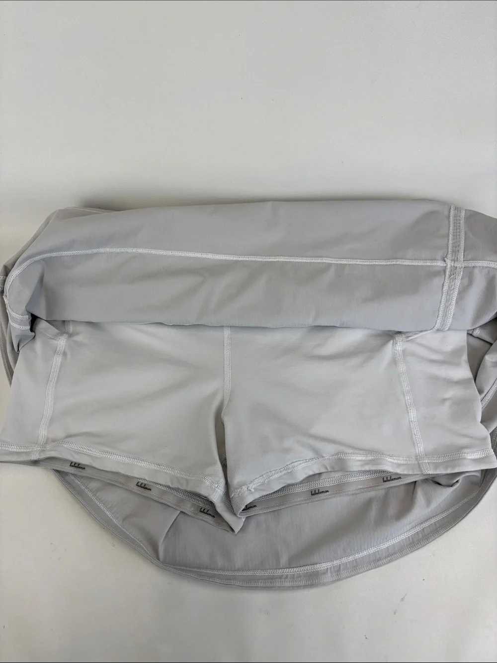 LULULEMON Pace Rival Skirt Women White Pleated Athletic Skort Size 10